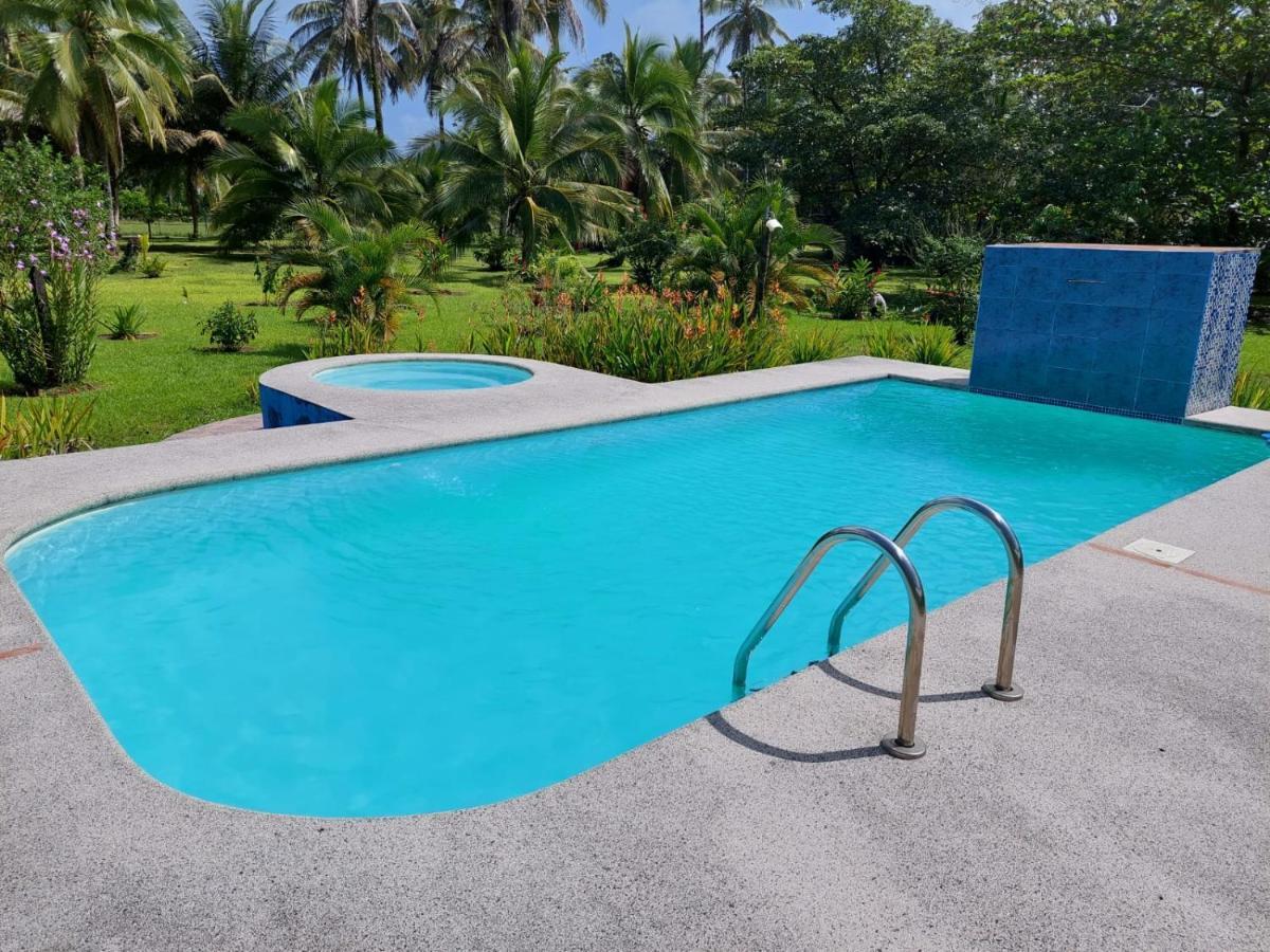 All Rankins Eco-Lodge Tortuguero Bagian luar foto