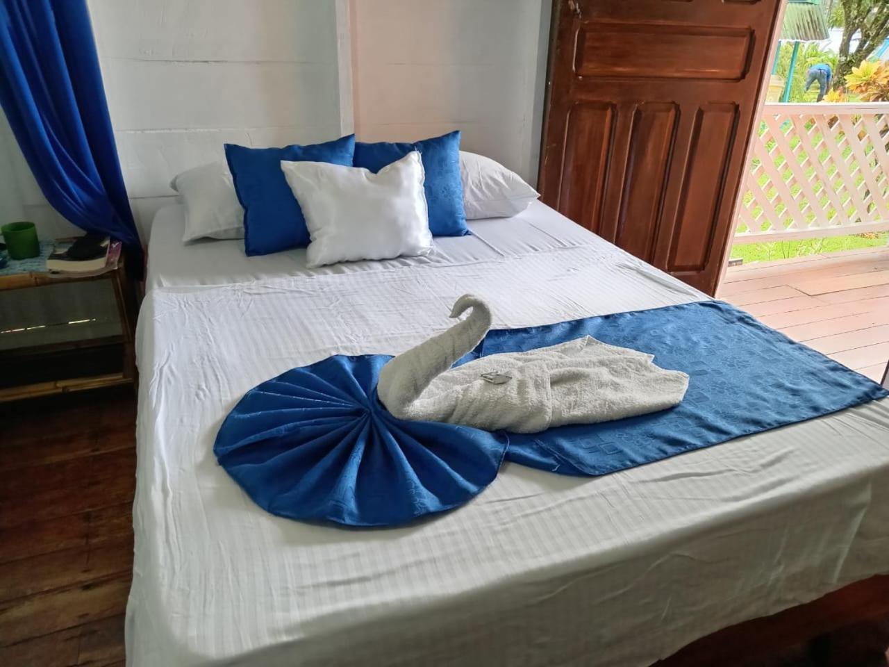 All Rankins Eco-Lodge Tortuguero Bagian luar foto